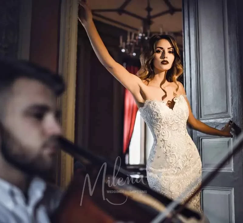 Γοργονέ strapless νυφικό με δαντέλα