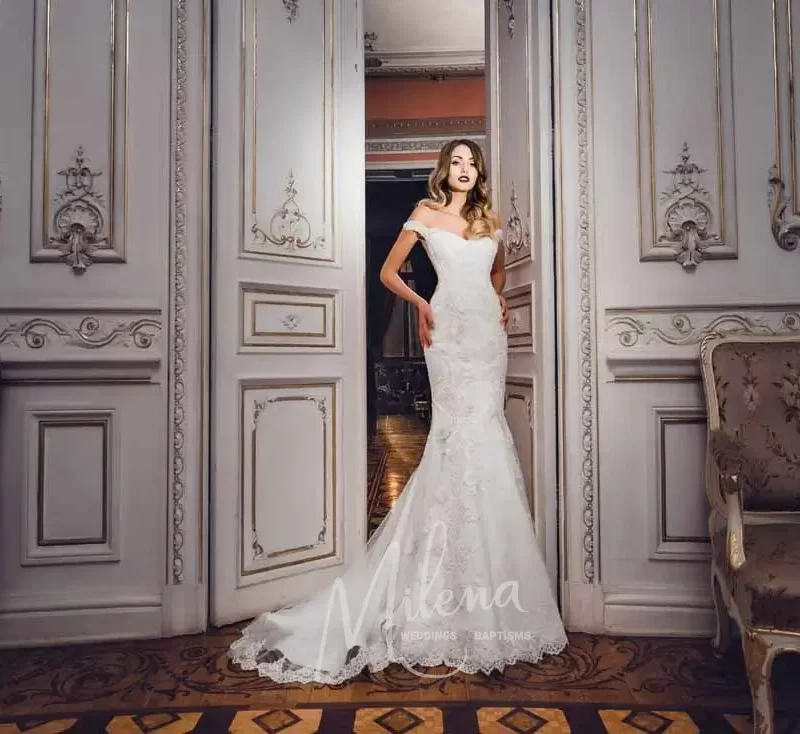 Γοργονέ νυφικό με χαμηλή πλάτη