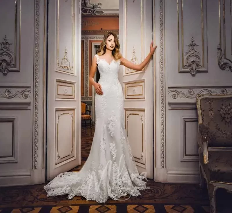 Νυφικό γοργονέ με ραντάκια δαντέλας